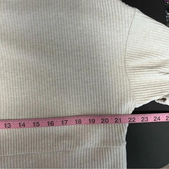 Alo Yoga Muse Hoodie Hooded Women Small Ivory Beige Crop Top Sweater Boxy Top - Picture 8 of 10